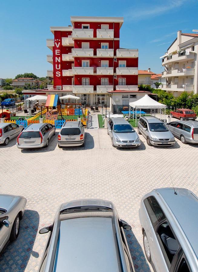 Hotel Venus Riccione Exteriör bild
